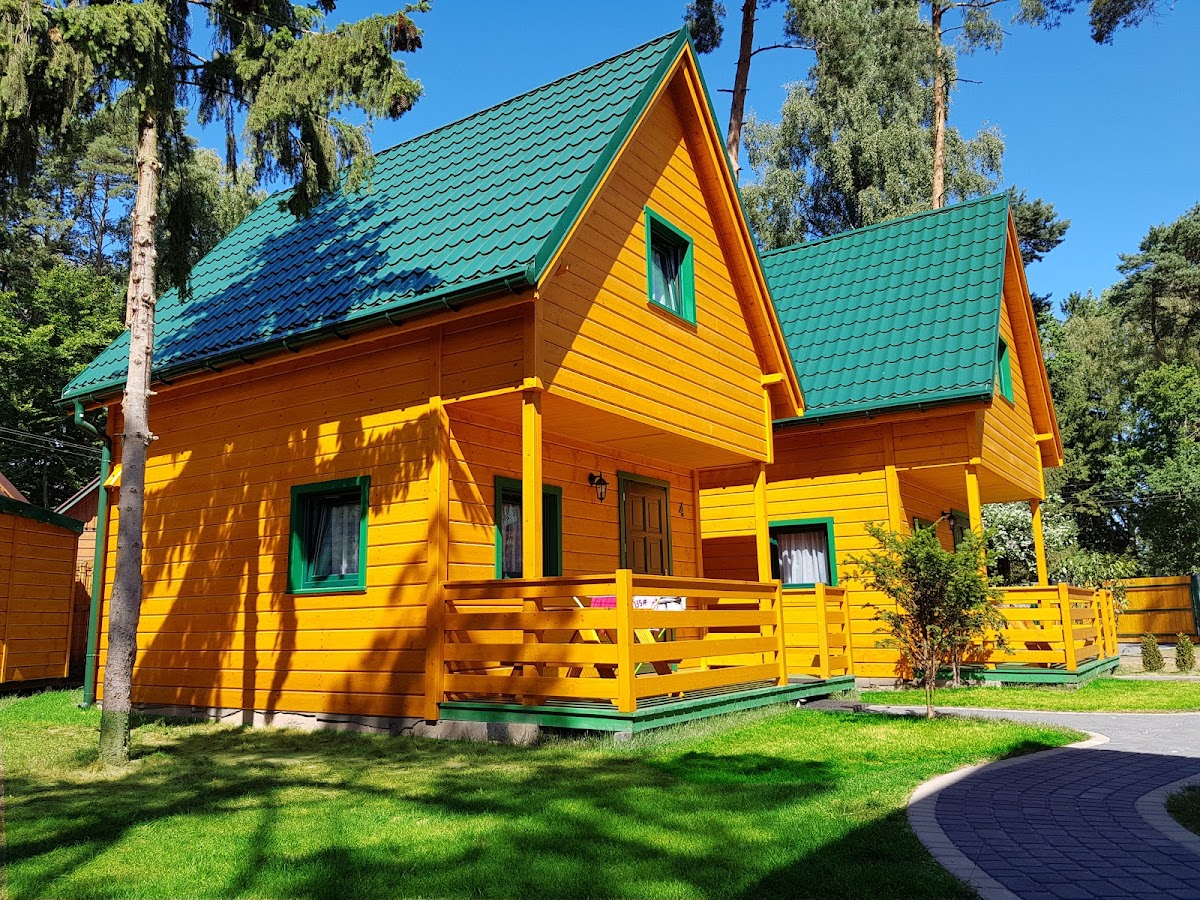 ZIELONE DOMKI. Całoroczne domki drewniane